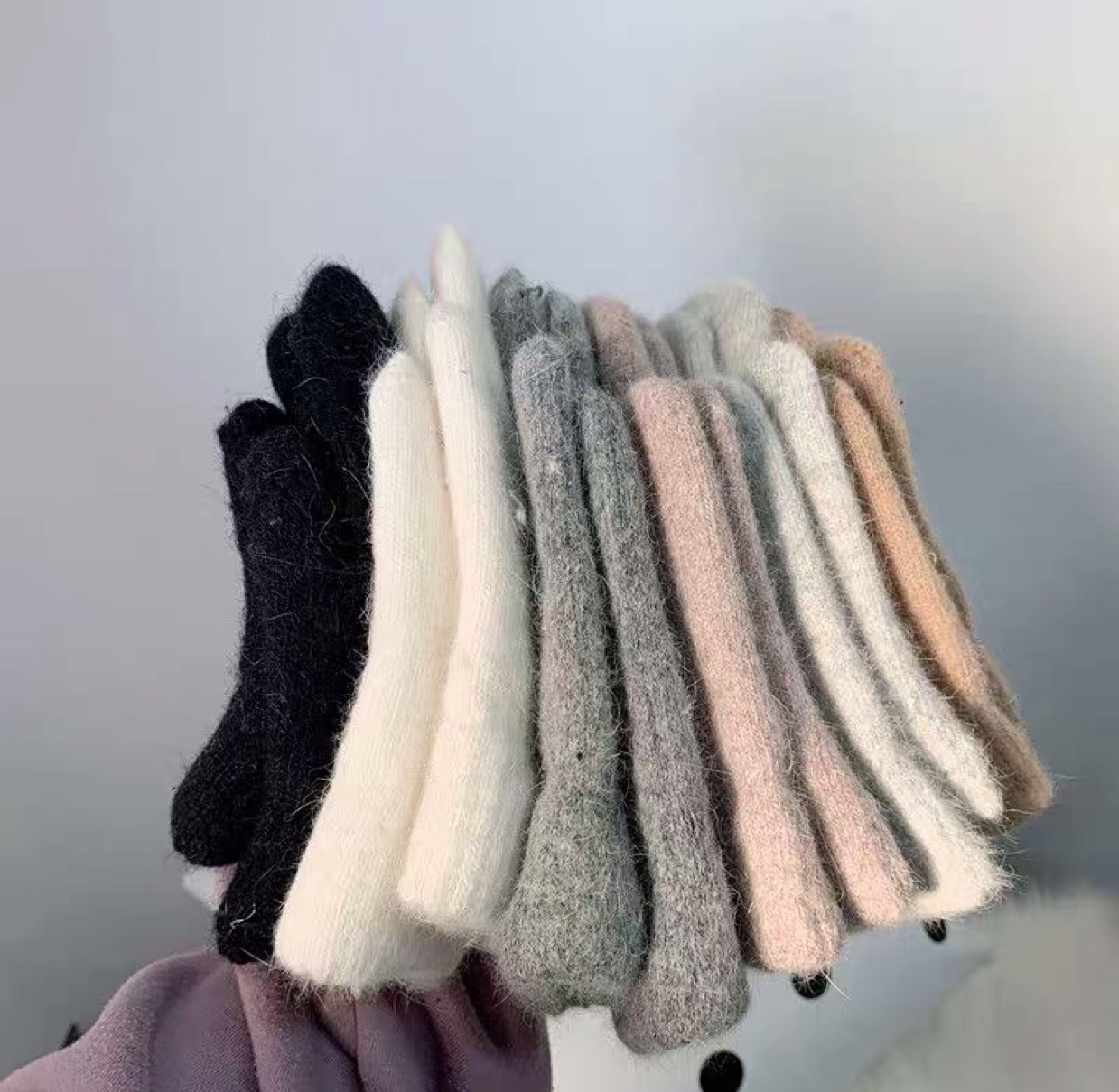 Winter new solid color one-finger fleece thickened cycling gloves for couples, winter women's cold-proof and warm knitted details Picture