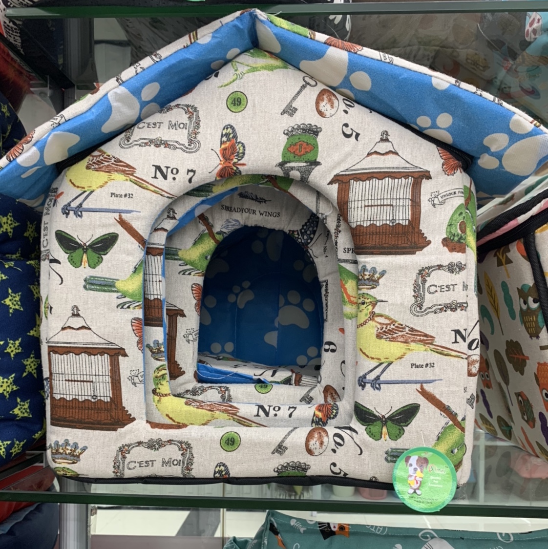 小鸟蝴蝶涂鸦宠物窝