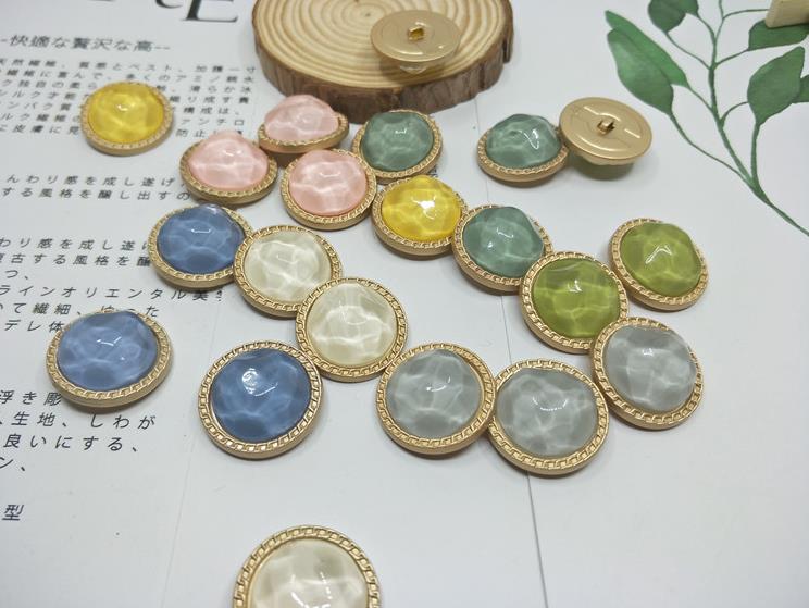 High-end metal buttons coat buttons round versatile wool pearl glass metal decorative clasp hand stitch fashion