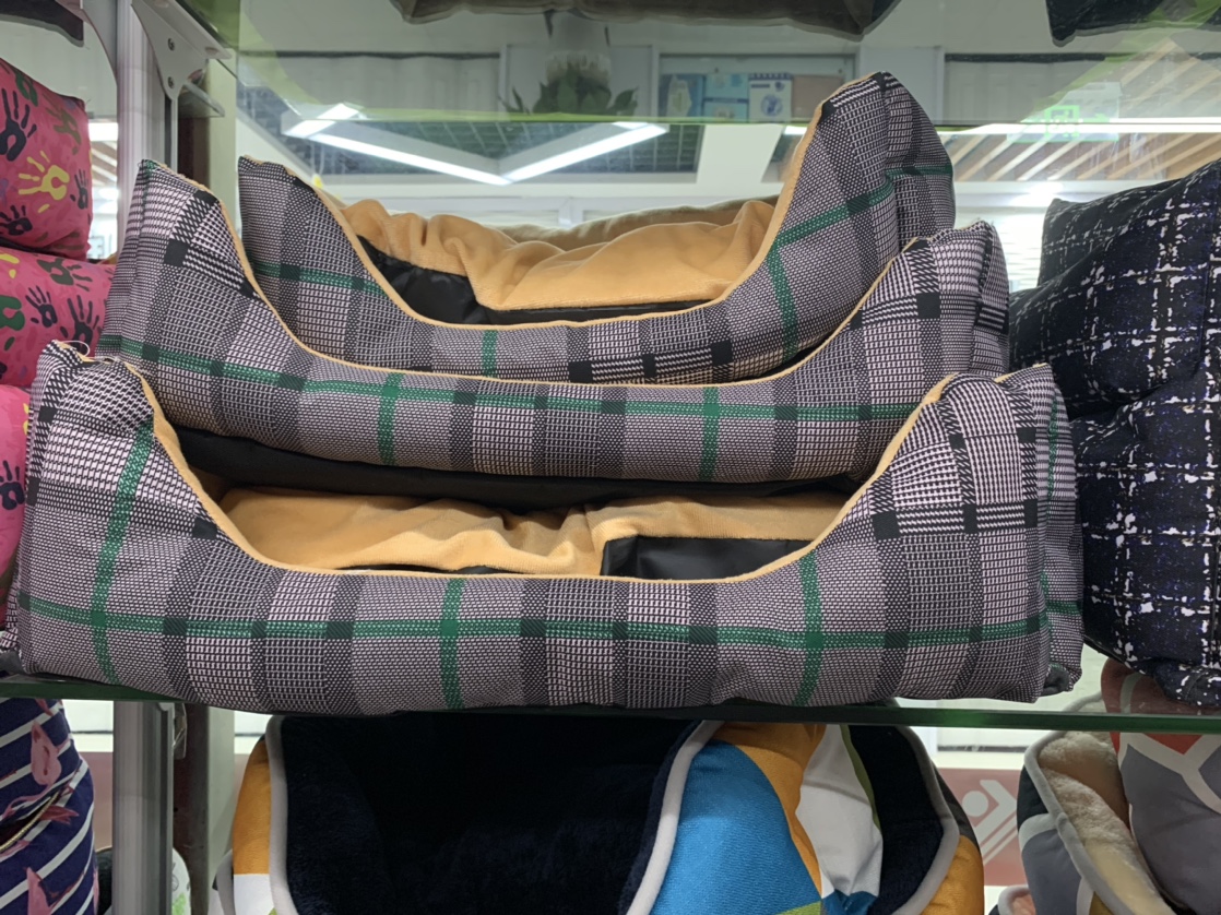 Canvas checkered pet bed