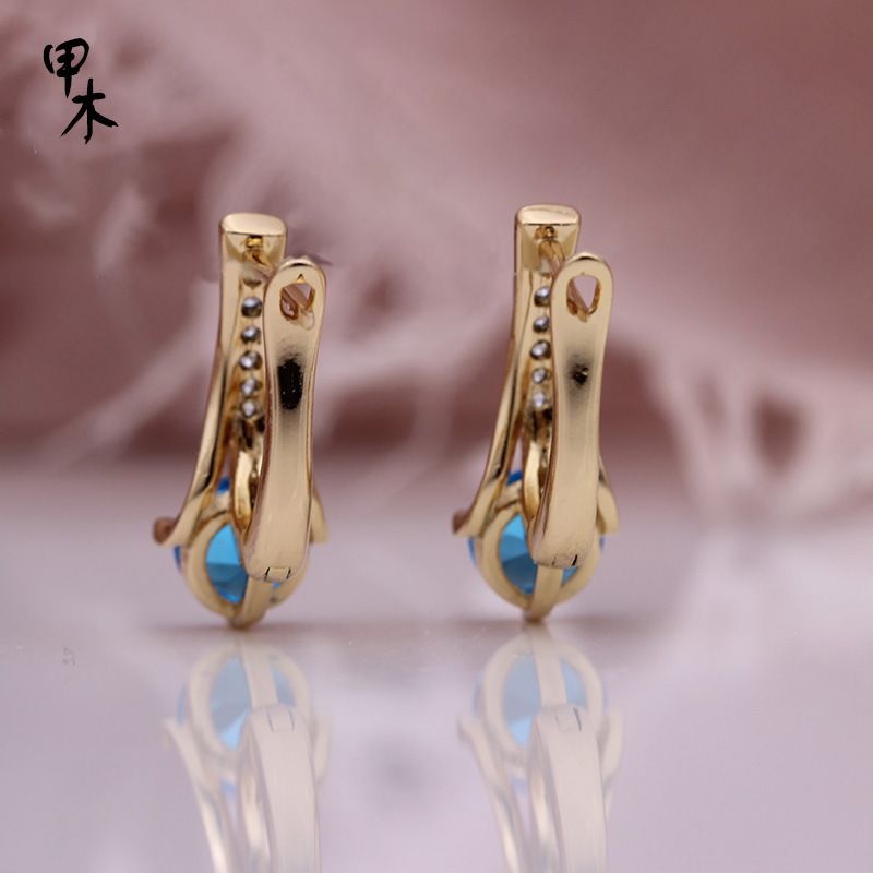 Custom-made and wholesale of exquisite rose gold earrings set with natural white round zircon from the manufacturer detail image 2
