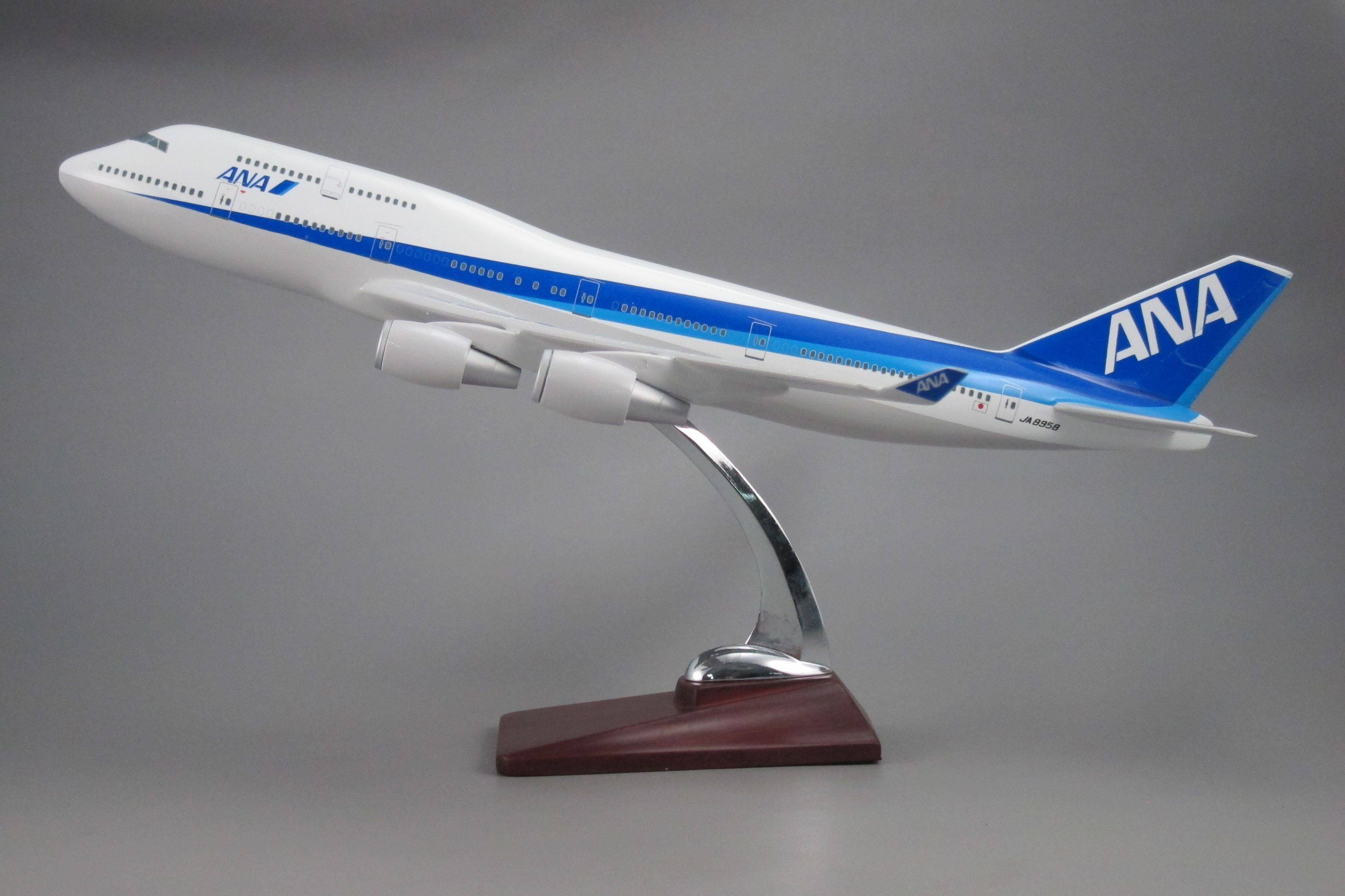 飞机模型（日本ANA全日空航空B747-400飞机）合成树脂飞机模型