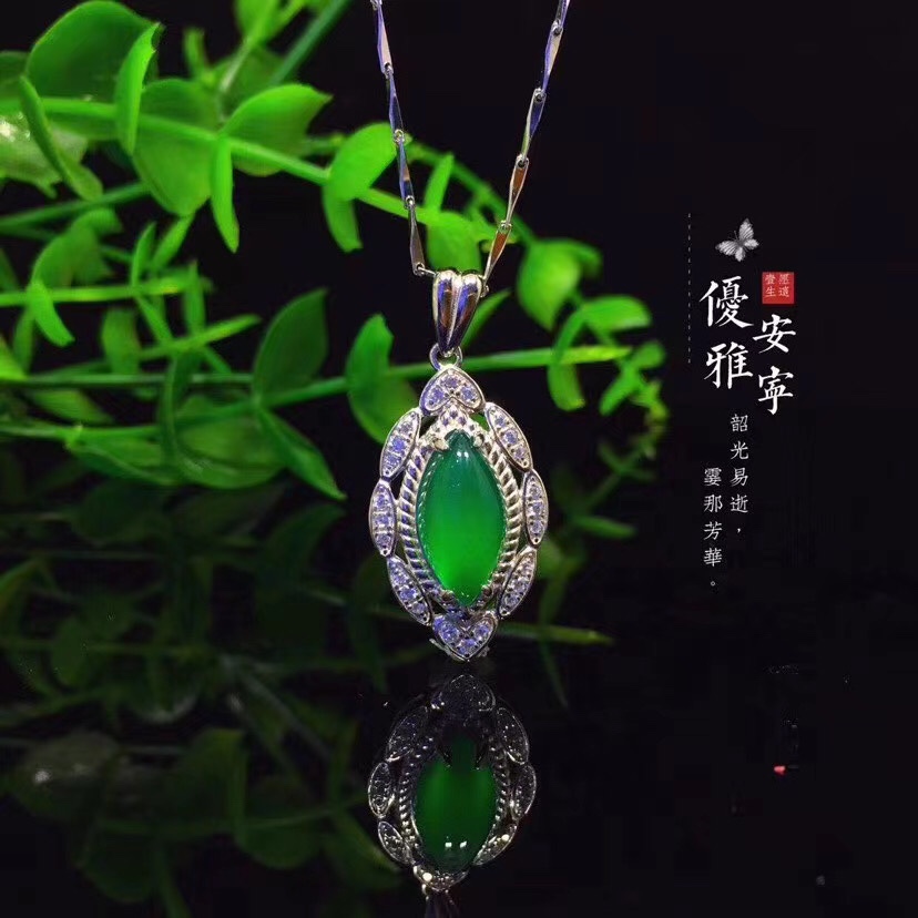 设计感精致华丽925纯银玉髓项链