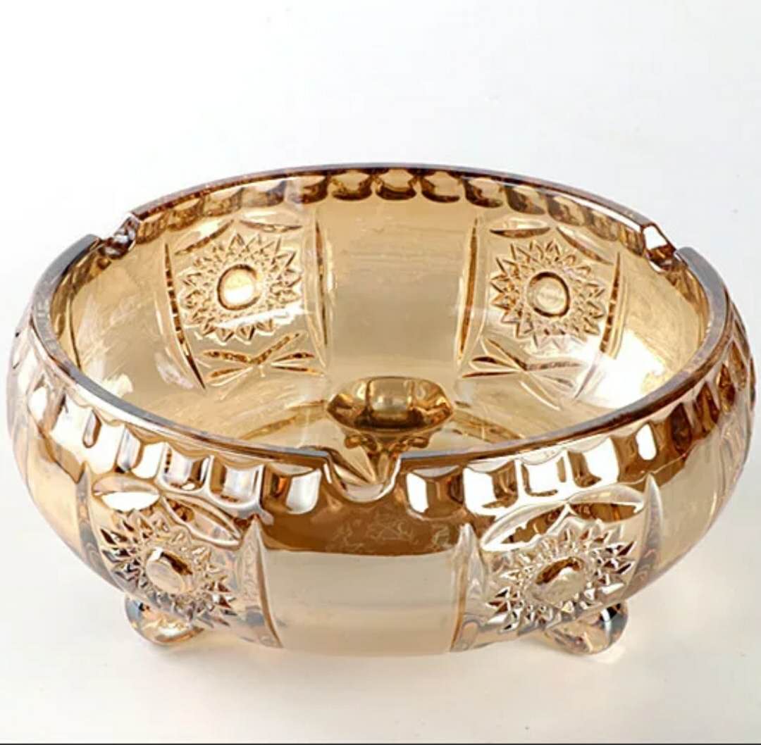 YG15-1琥珀色带脚烟缸