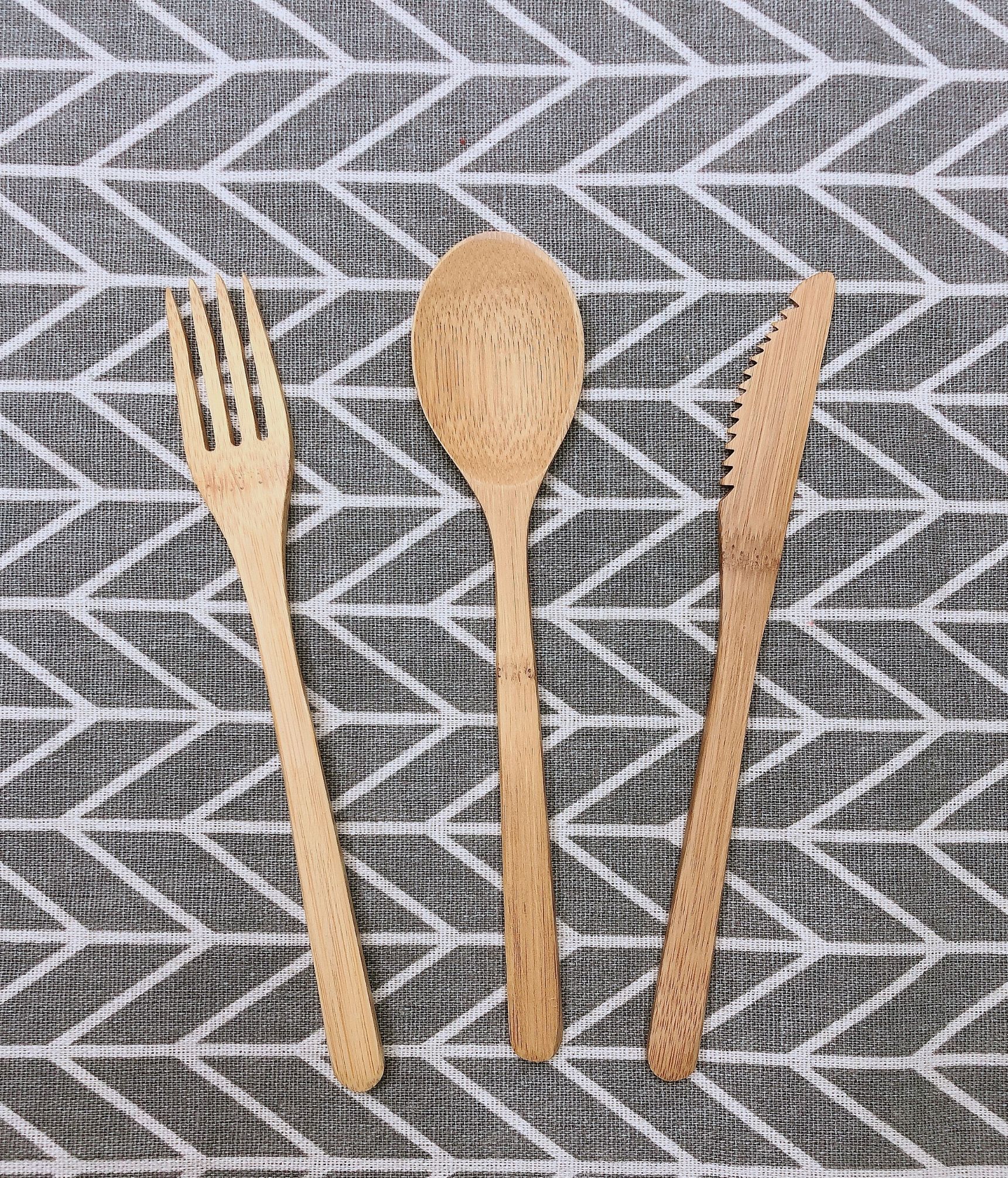 Bamboo disposable tableware set Knife, fork and spoon set Portable bamboo knives, forks and spoons set of three bamboo spoons of 20cm
