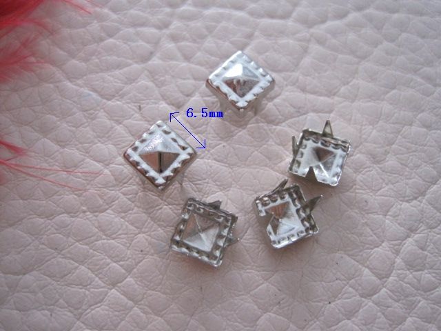 四方尖头爪钉装饰扣箱包服装五金配件详情图1