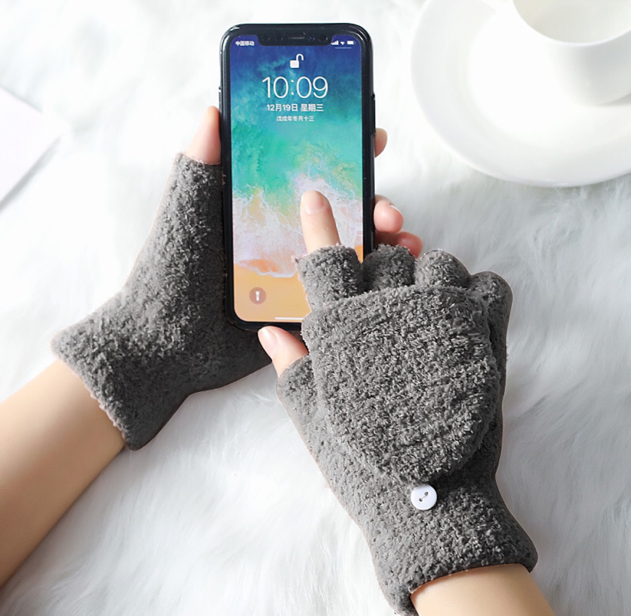 Coral fleece flip-top half-finger gloves for autumn and winter, Korean-style cold-proof student writing and internet-surfing gloves for both men and women undefined