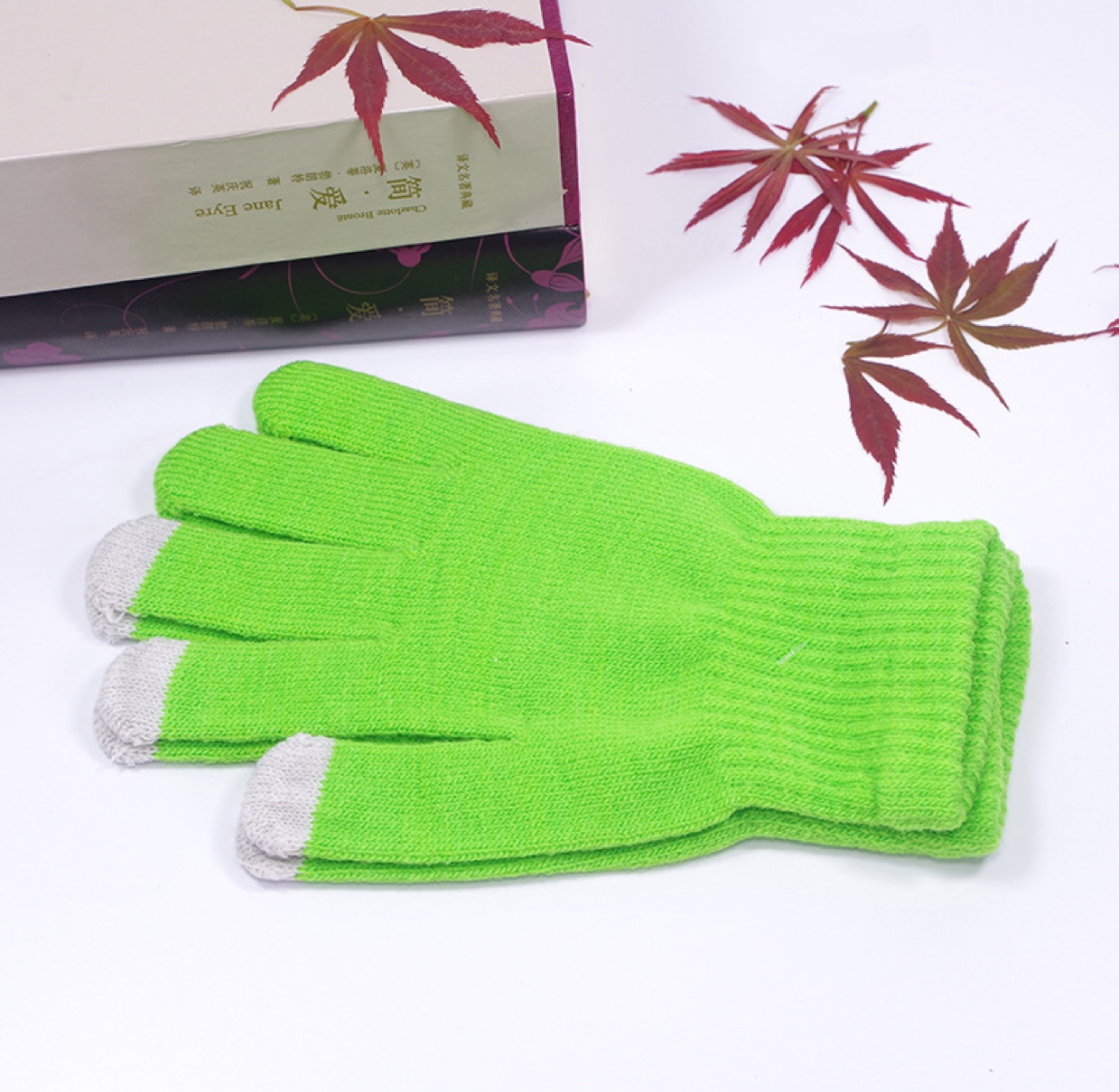 New monochrome knitted touch screen women's finger split-finger cold-proof and frost-proof fashionable and trendy winter warm mobile phone and cycling gloves Application Scenario