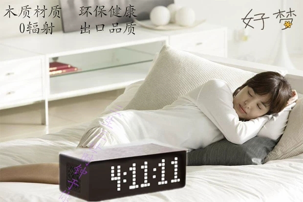 LED木头时钟蓝牙音箱触屏静音声控音响温度木质小钢炮电子闹钟可输入英文字母细节图