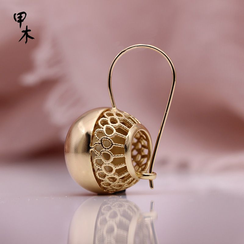 Customized wholesale of large spherical hollowed-out earrings with rose golden surface from Jia Mu Fashion, creativity and exaggeration detail image 3