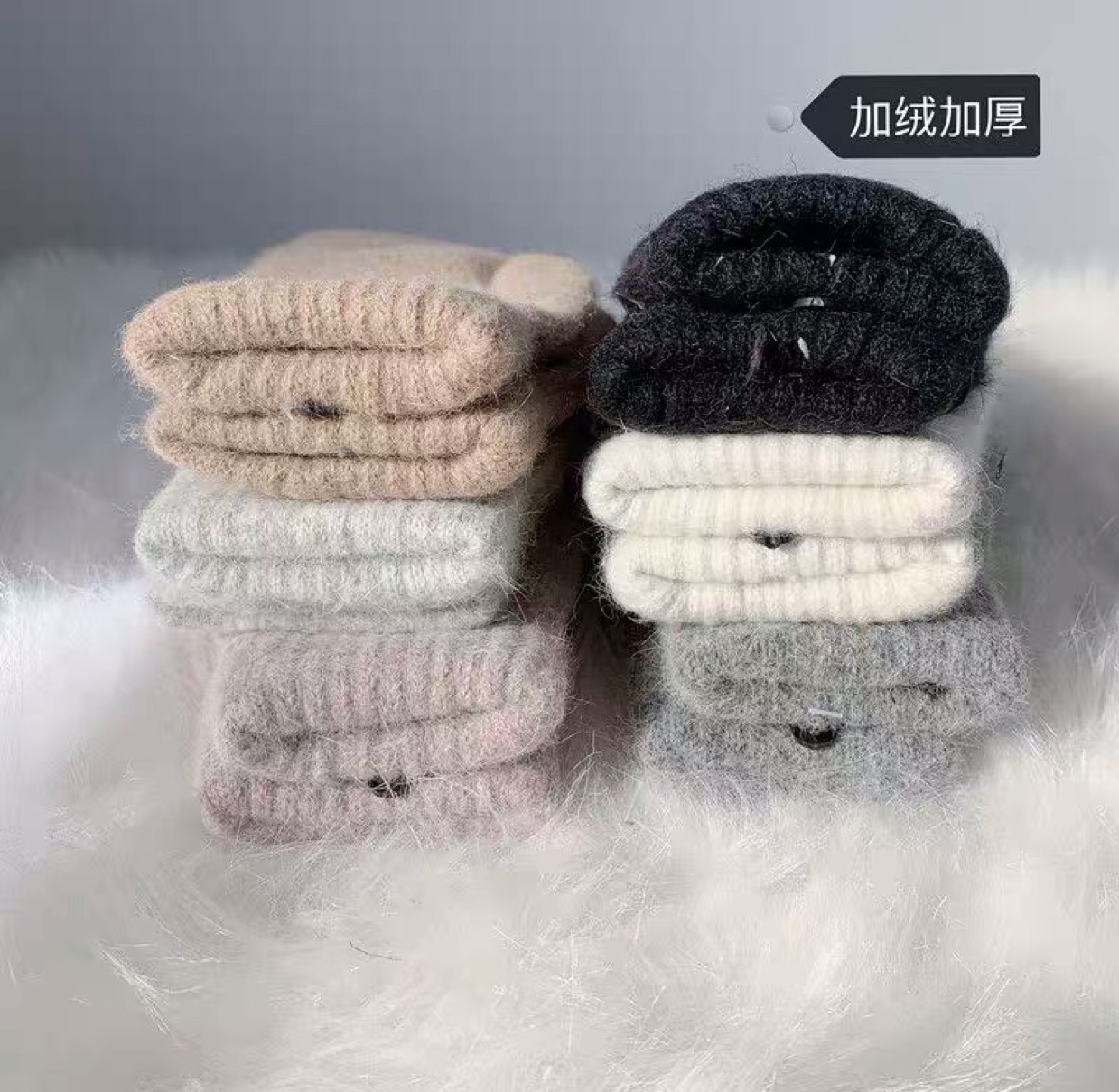 Winter new solid color one-finger fleece thickened cycling gloves for couples, winter women's cold-proof and warm knitted Application Scenario