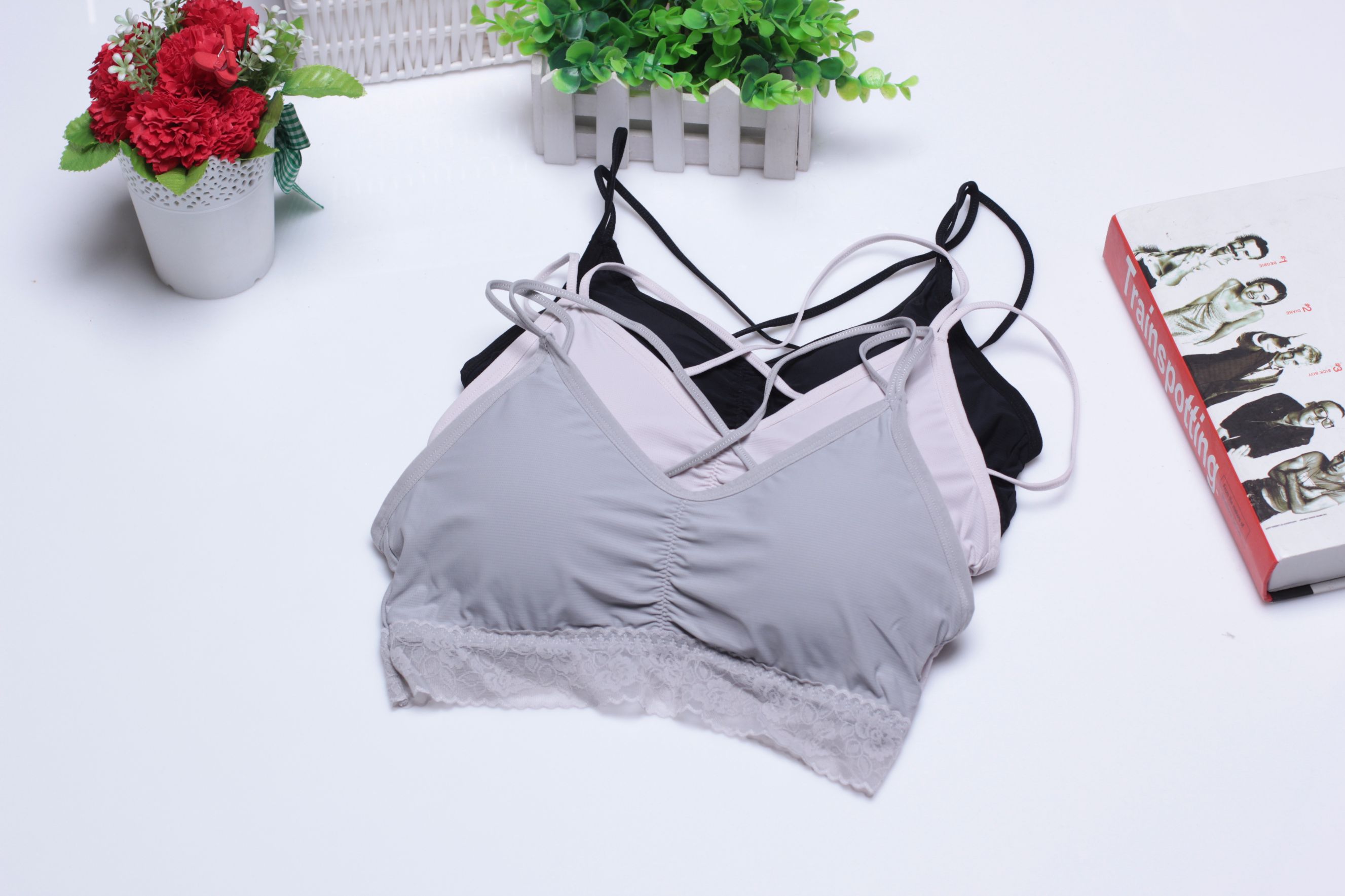 Shockless running without underwire for women a thin lace vest bra with suspenders thumbnail