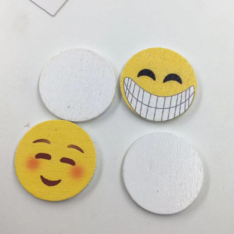 Cute emoji wooden pieces, cute cartoon wooden pendants, DIY painted cartoon wooden buttons Specification image