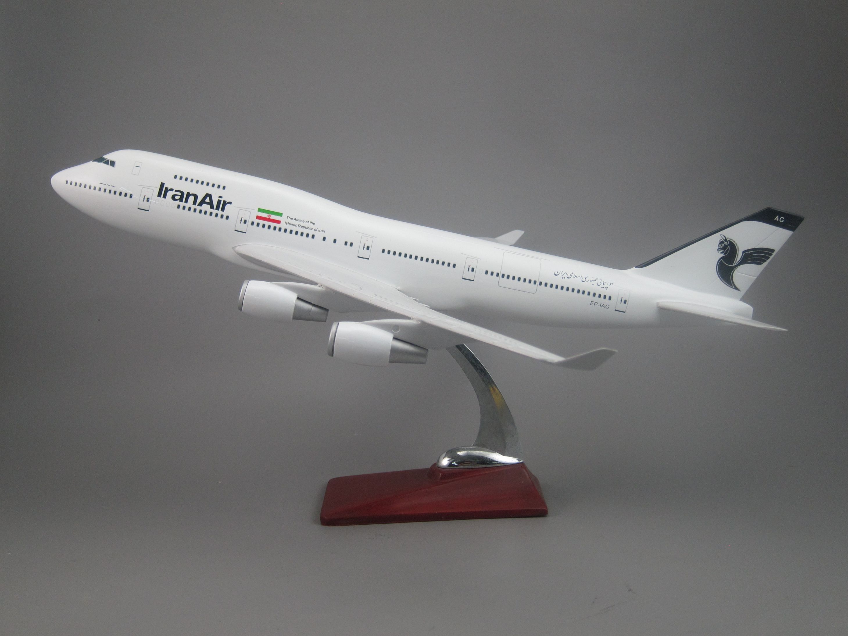 Model aircraft (Iran Air B747-400 aircraft) simulation model aircraft synthetic resin model aircraft model