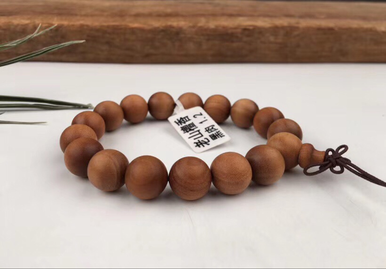 "Wu Mei" Premium 108-piece Indian sandalwood bracelet and necklace undefined