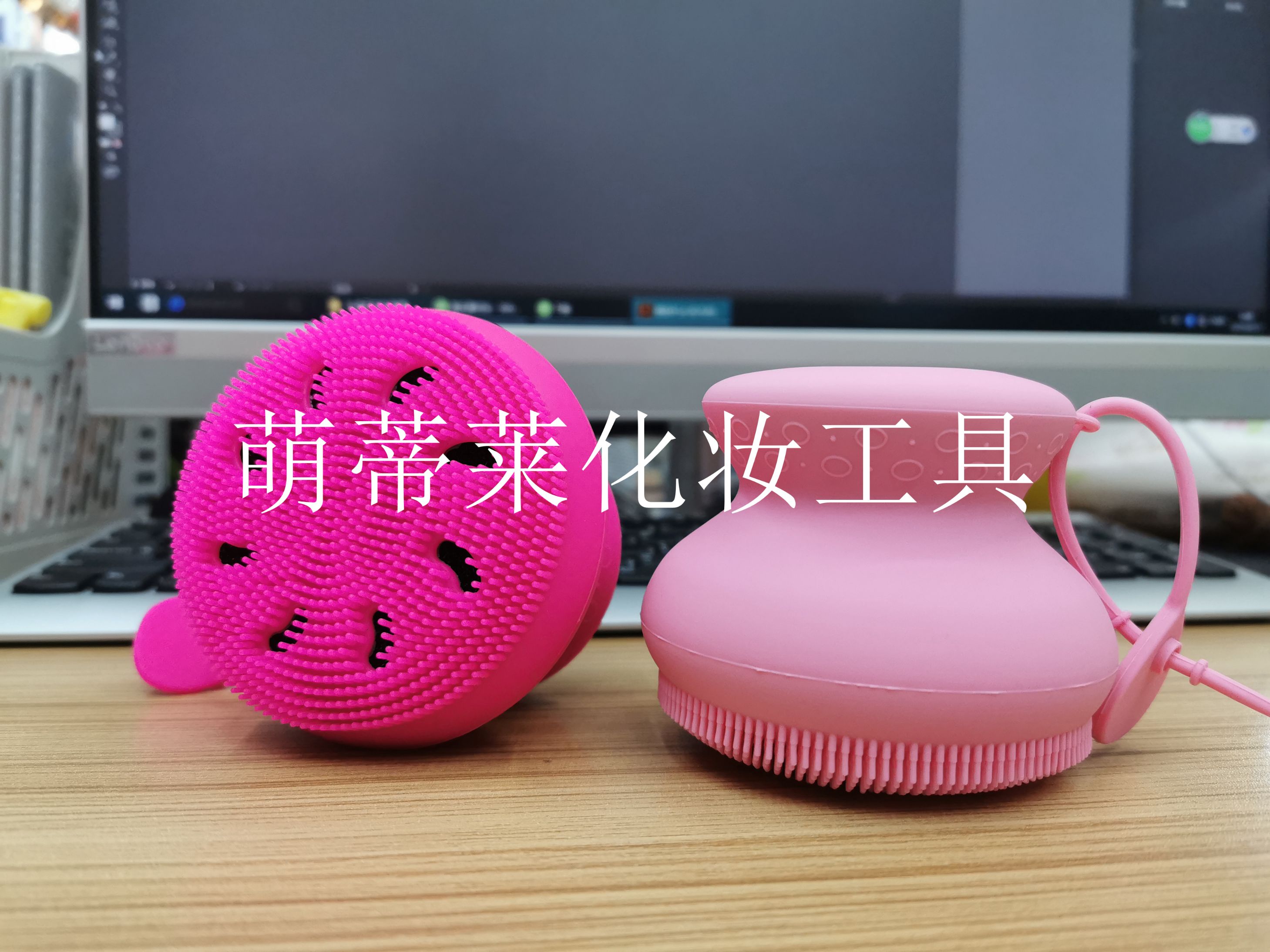 Factory direct sales of silicone bath and massage brushes, baby shampoo and bath brushes, and large octopus silicone face wash brushes are selling well