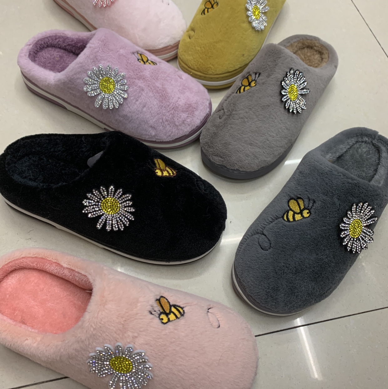 Daisy Bee home cotton slippers undefined