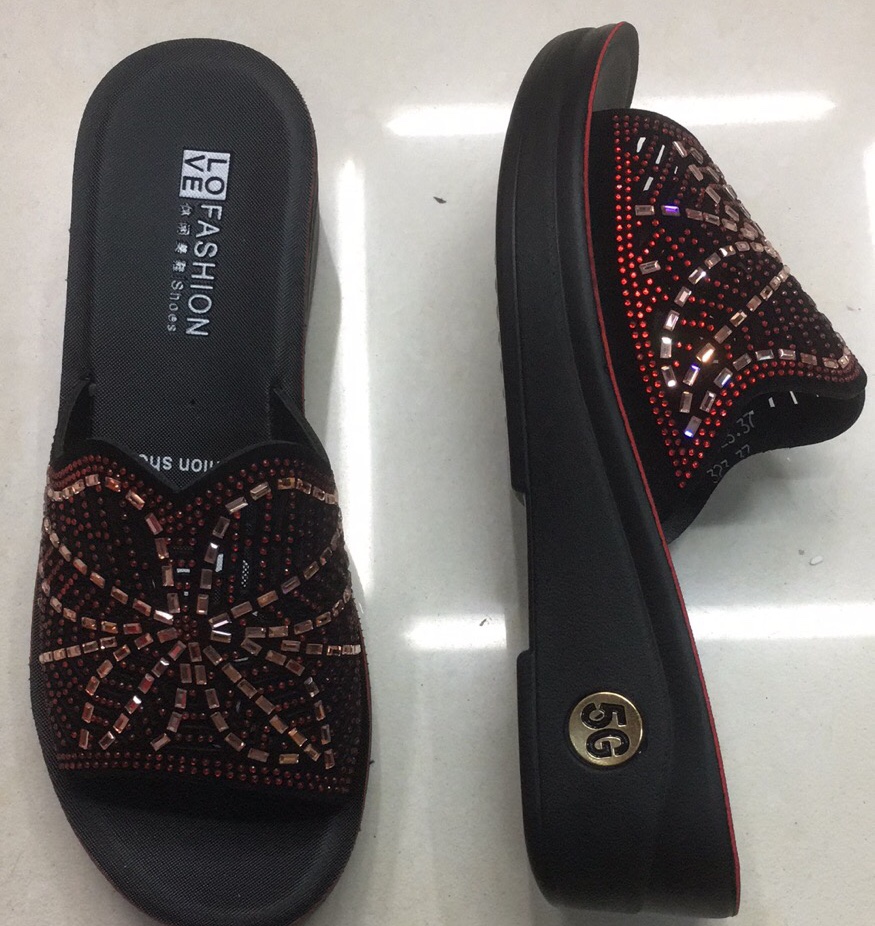 Women's leather shoes. Numbers 36 to 39