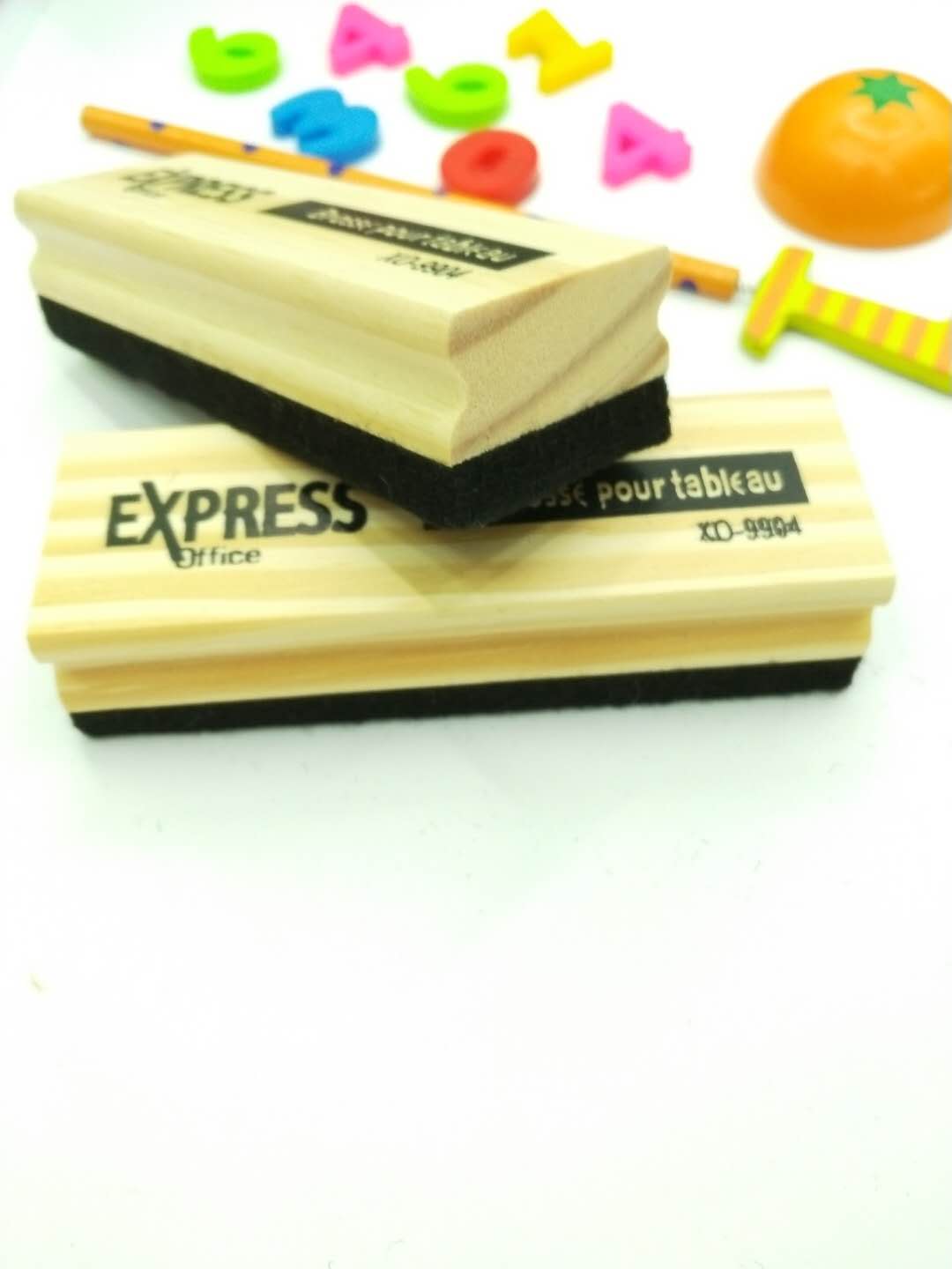 Black and white board erasers mainly deal in new styles and good quality of black and white board erasers and green board erasers. 9904 detail image 4