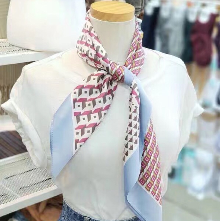 70小方巾1细节图