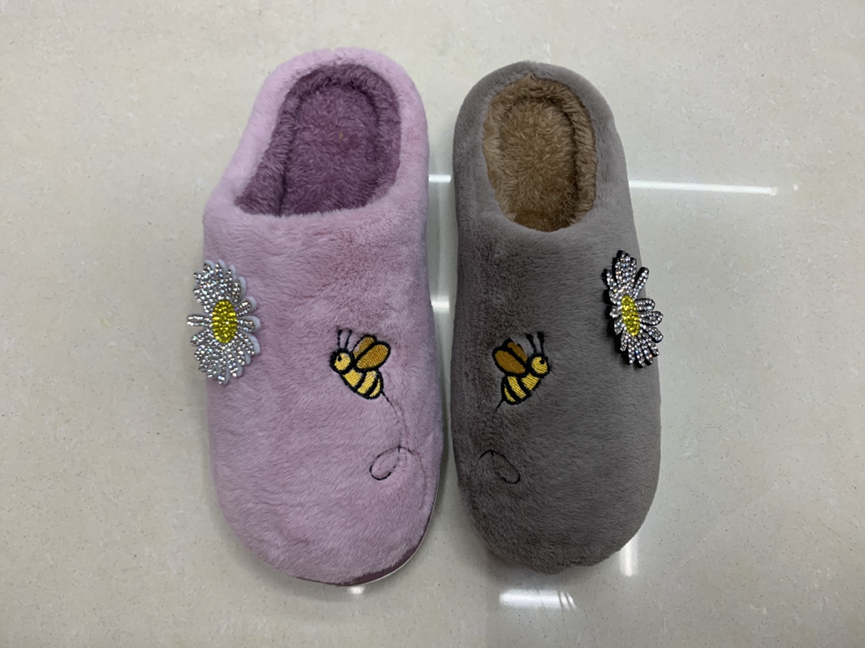 Daisy Bee home cotton slippers Application Scenario
