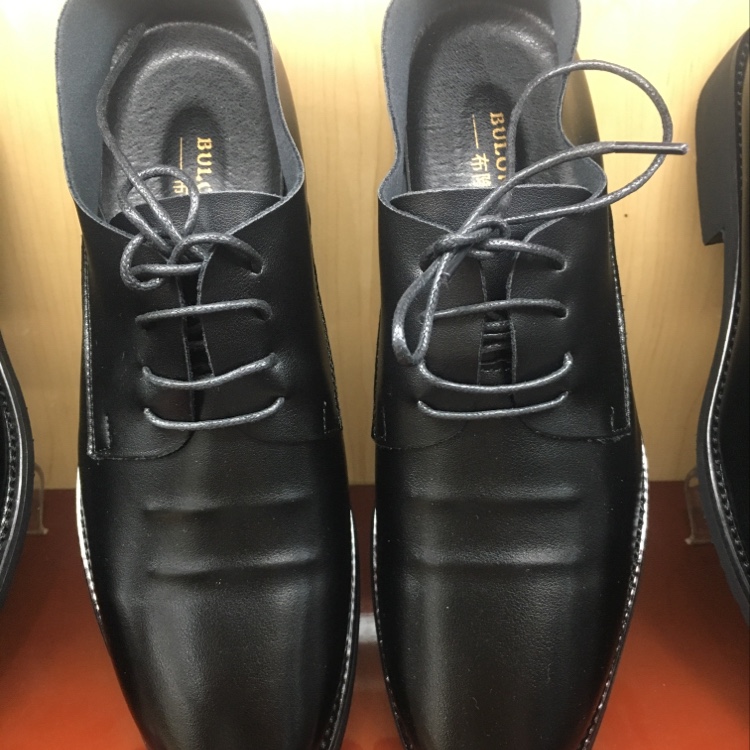Leather shoes for men