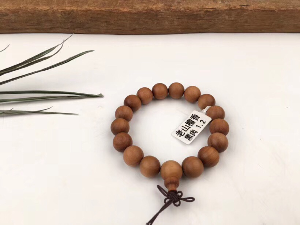 "Wu Mei" Premium 108-piece Indian sandalwood bracelet and necklace Specification image