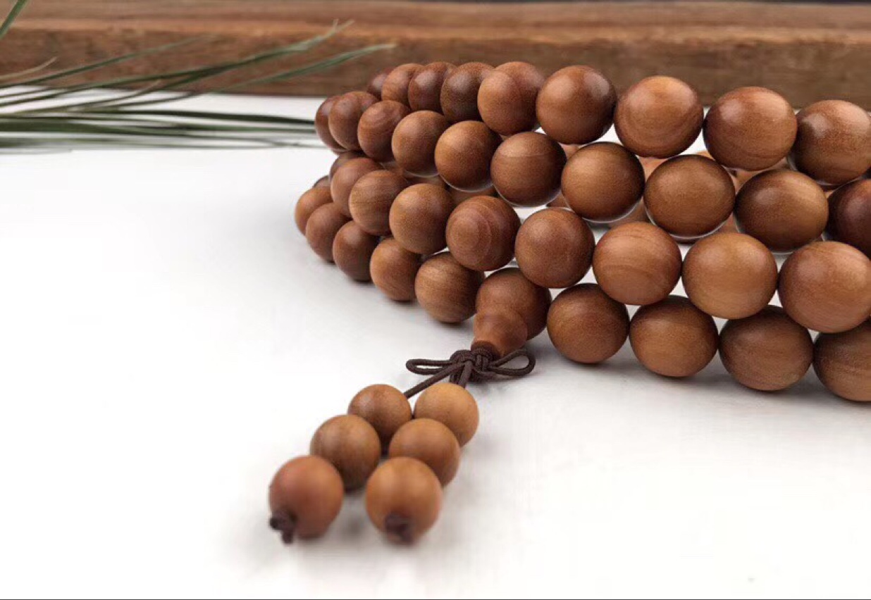 "Wu Mei" Premium 108-piece Indian sandalwood bracelet and necklace undefined
