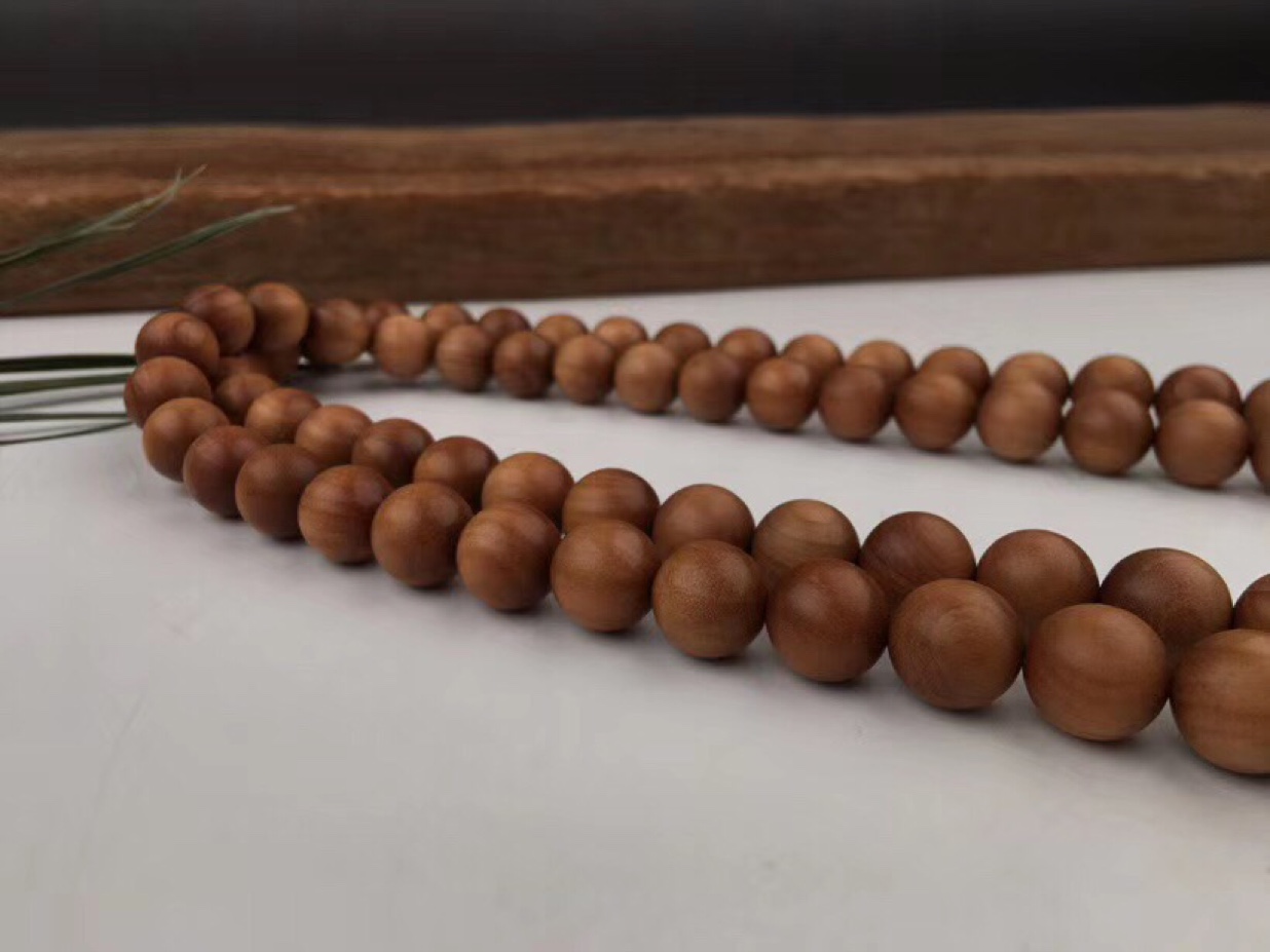 "Wu Mei" Premium 108-piece Indian sandalwood bracelet and necklace Application Scenario