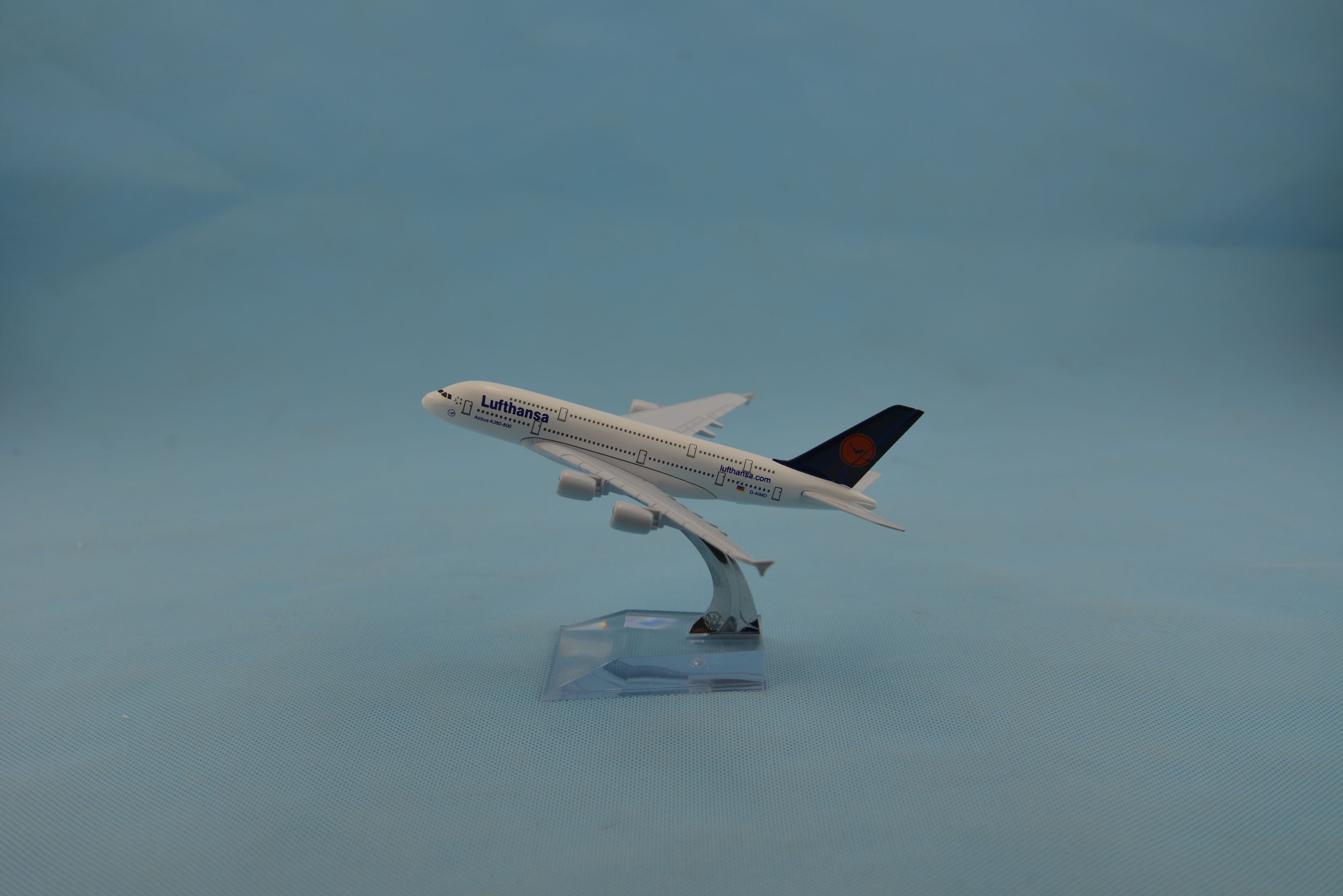 Aircraft model (Lufthansa A380) alloy aircraft model metal aircraft simulation aircraft model
