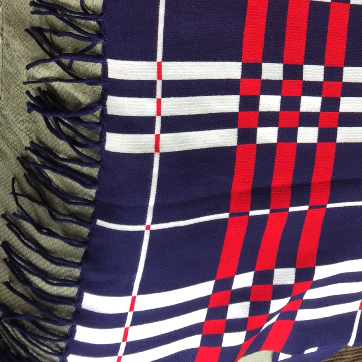 Manufacturers Direct Sales Autumn And Winter Europe And The United States Fashion Trend Small Stripes Hanging Beard Shawls For Women details Picture