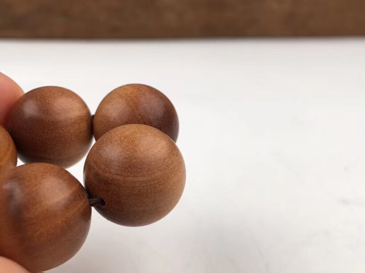 "Wu Mei" : (Premium) Indian Sandalwood Black Meat 1.5 (15 pieces)! Both floating and sinking are in stock! [Bowing] Solemnly promise: No adulteration, no coloring, no high selling price, tenfold compensation for any fake! undefined