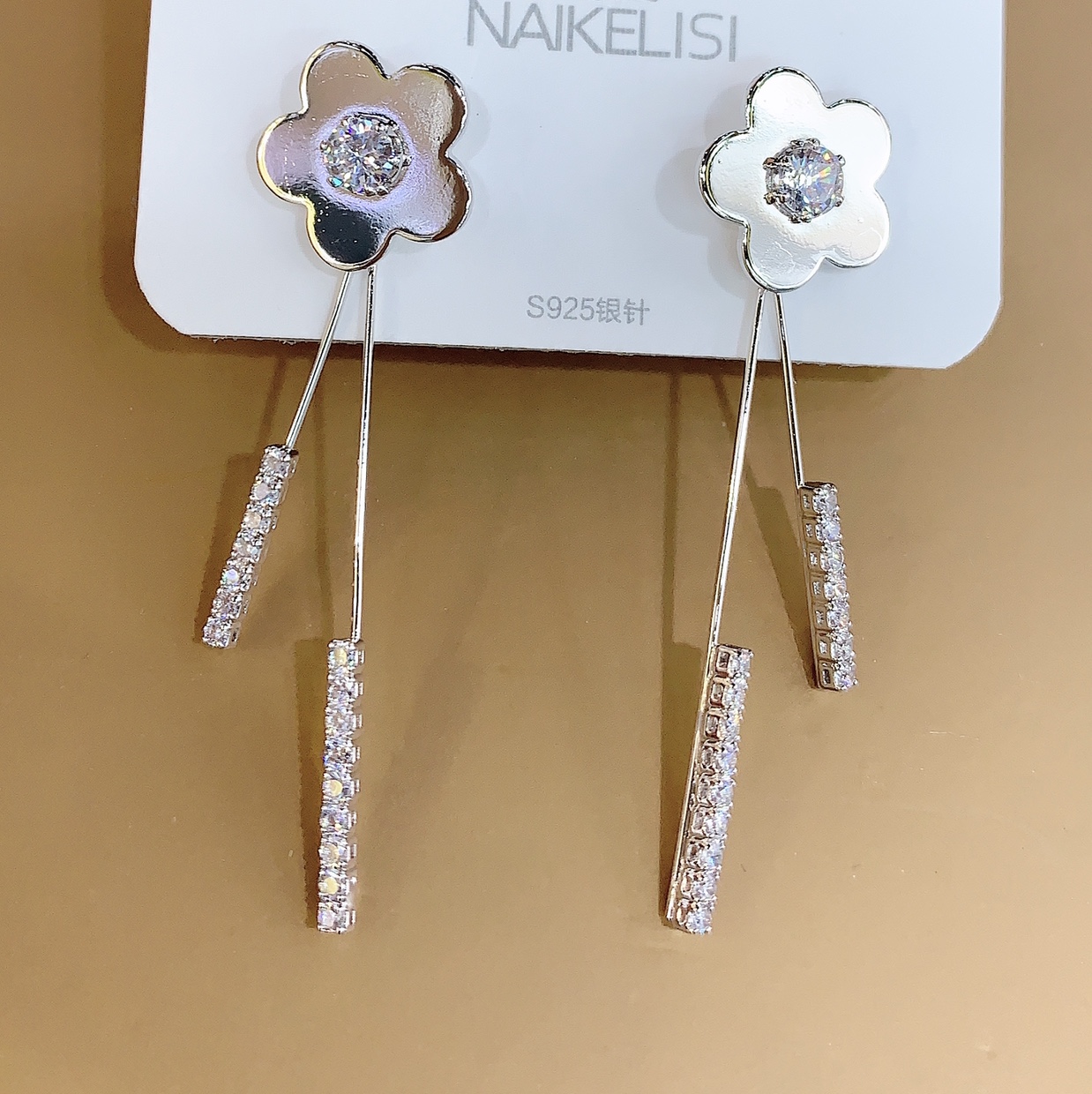 2020 New European and Korean fashion Women's 925 Silver Needle Zircon Platinum earrings