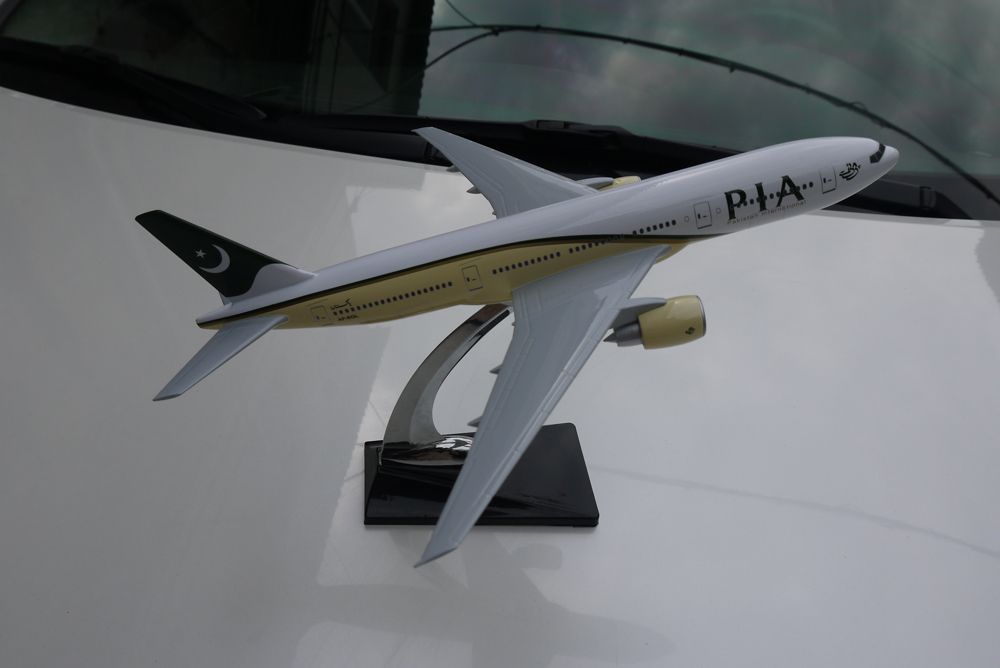 Model aircraft (Pakistan Airlines B777) Model aircraft simulation model synthetic resin model aircraft model