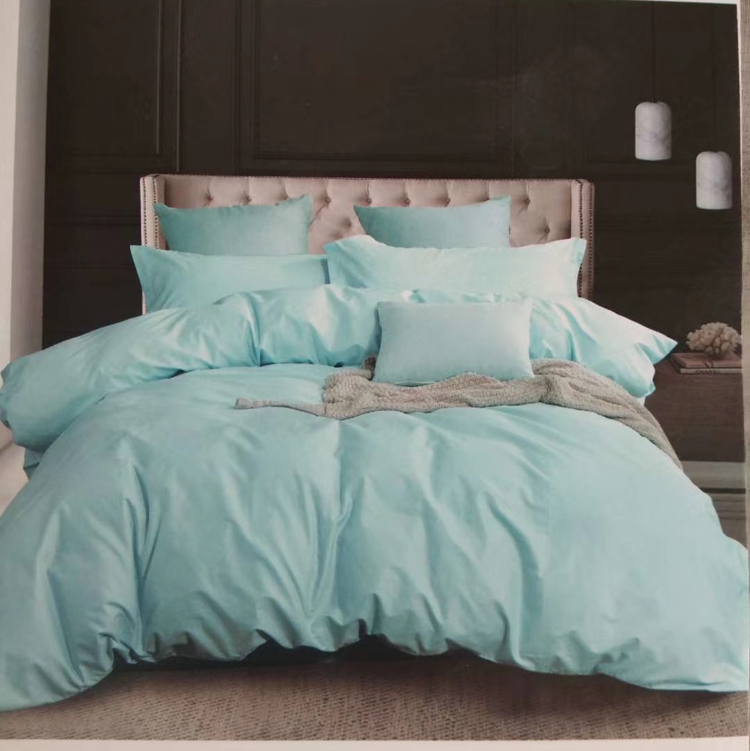 Four-piece bedding sets in solid colors with a brushed finish are popular products in street stalls, supermarkets and foreign trade details Picture