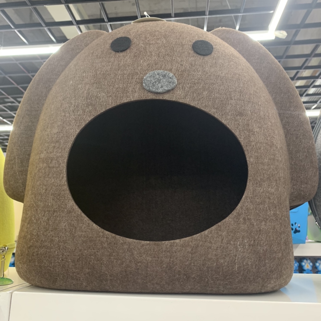 Brown puppy circular opening pet bed