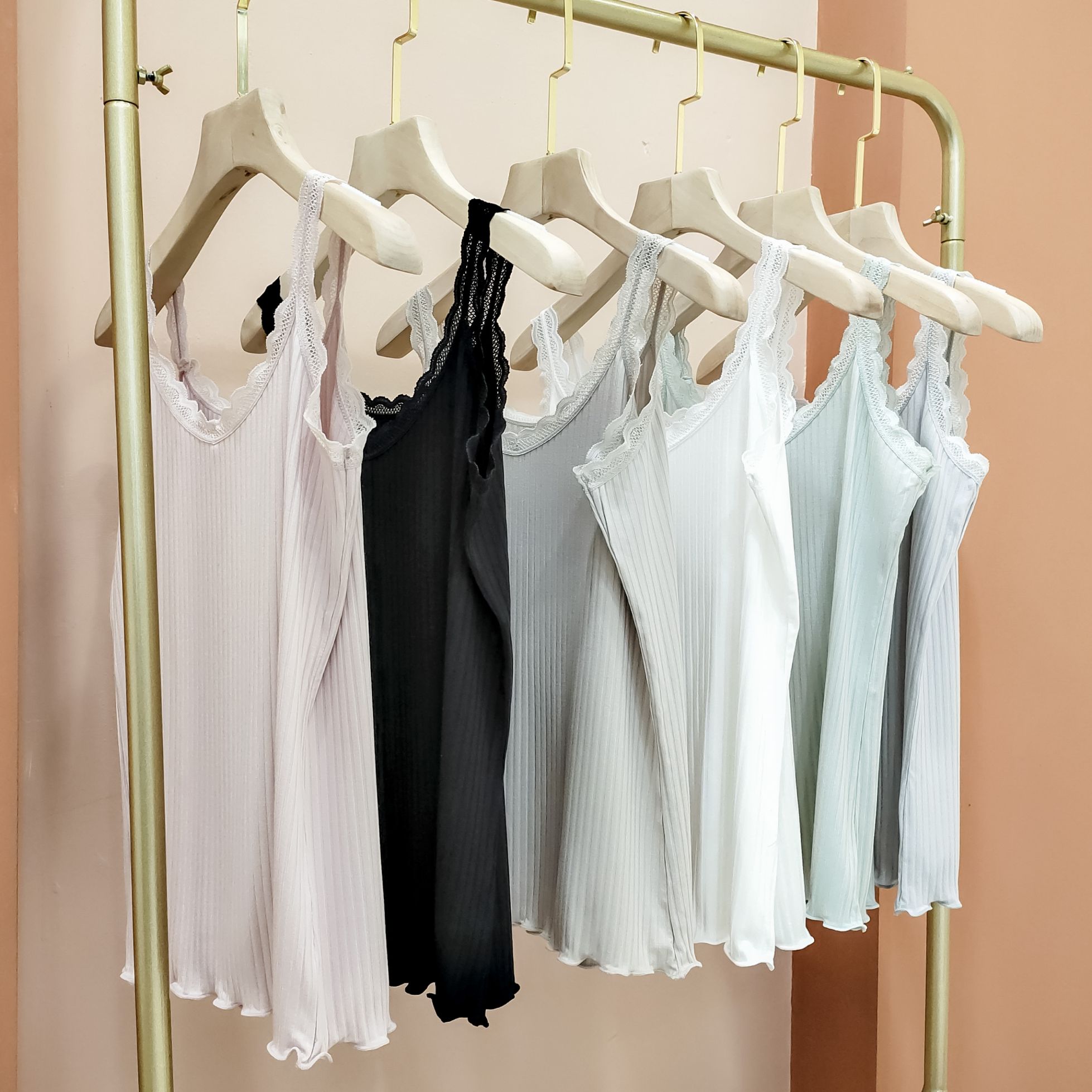 Summer New Solid Color Sexy Vest Pure Cotton Beautiful Back Girl With Chest Pad With Summer Bottom Shirt Top details Picture