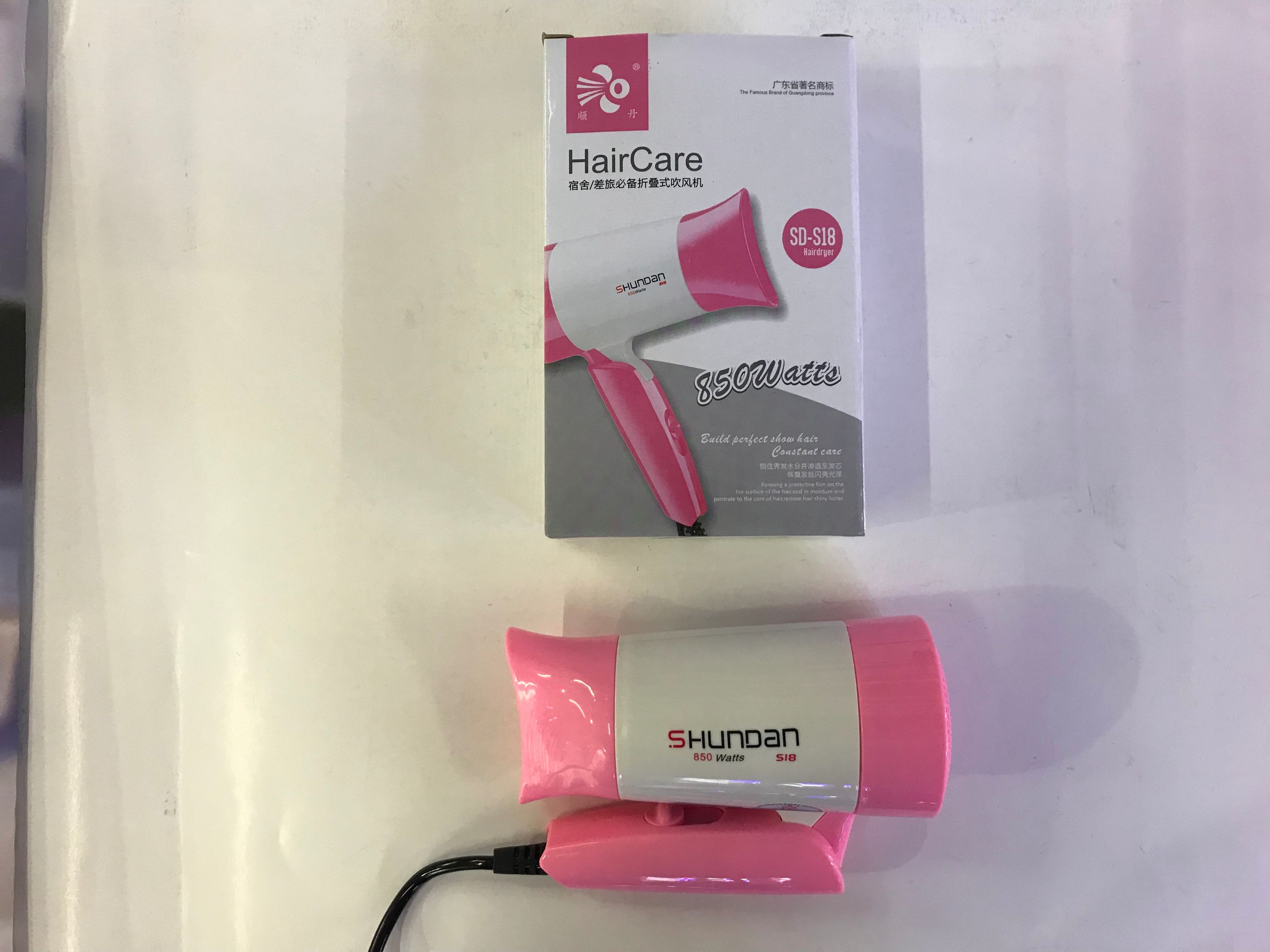 The folding travel hair dryer is convenient to carry details Picture