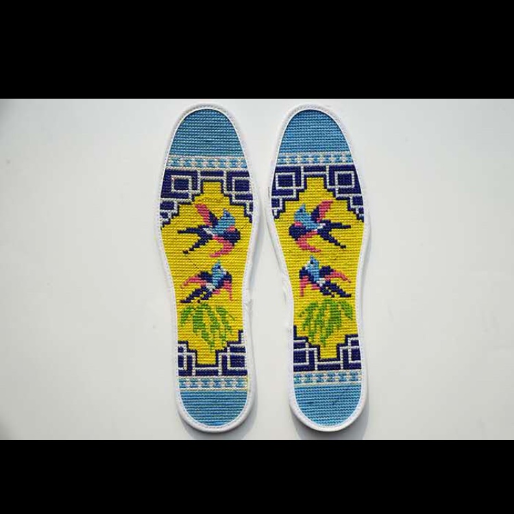 Double thread embroidered insole thumbnail
