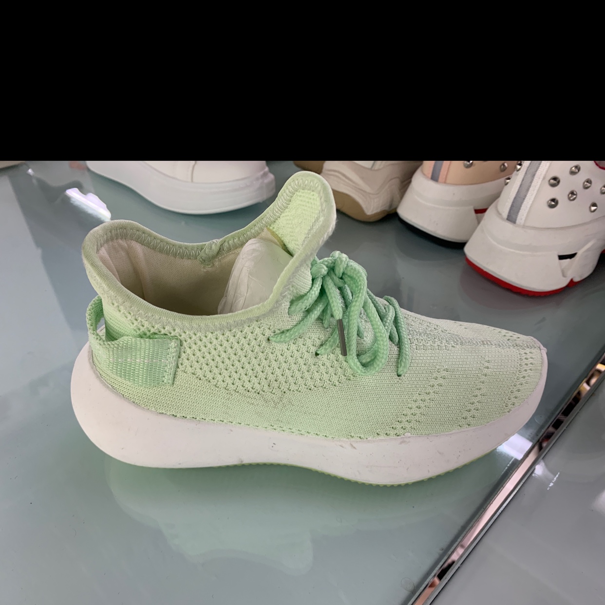 飞织运动鞋