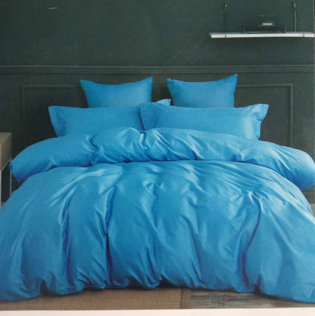 Four-piece bedding sets in solid colors with a brushed finish are popular products in street stalls, supermarkets and foreign trade