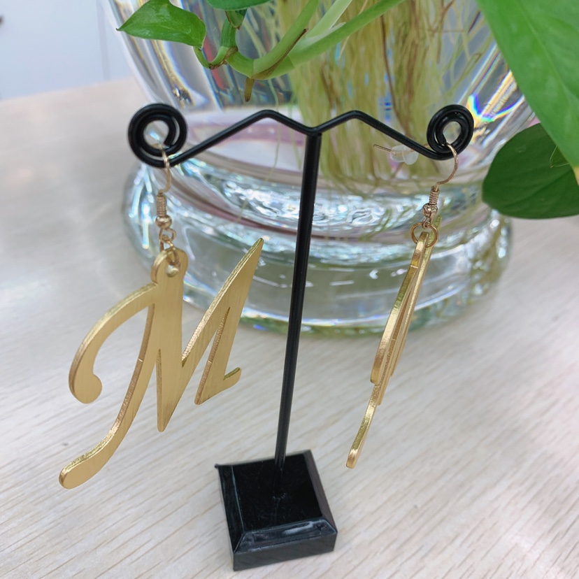 M形耳环