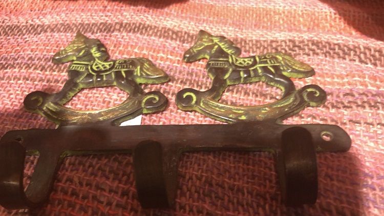 手工三钩双马铜挂钩玄关壁挂墙壁上金属创意挂衣钩印度进口产品图