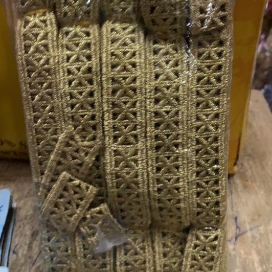 厂家现货热销 各种花边经典款式15一个，5个一包，一包起拿