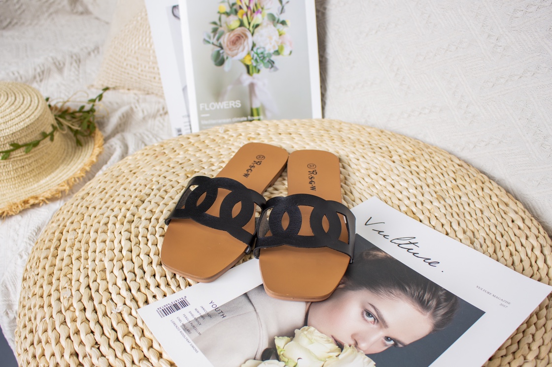 "Human-shark Dance" double-loop hollowed-out flat comfortable and breathable women's shoes details Picture