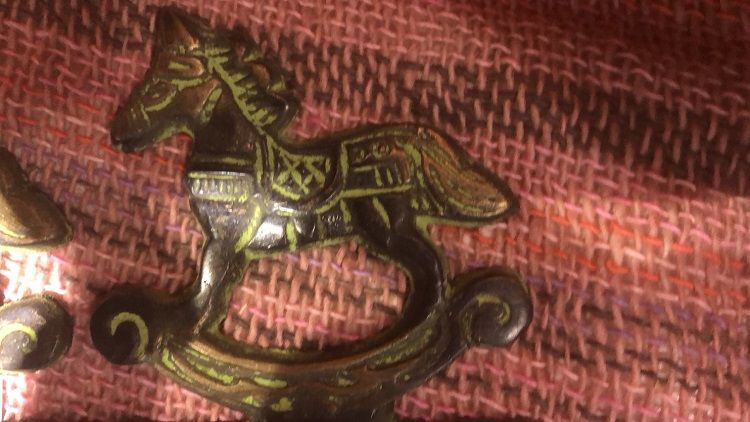 门窗挂钩实物图