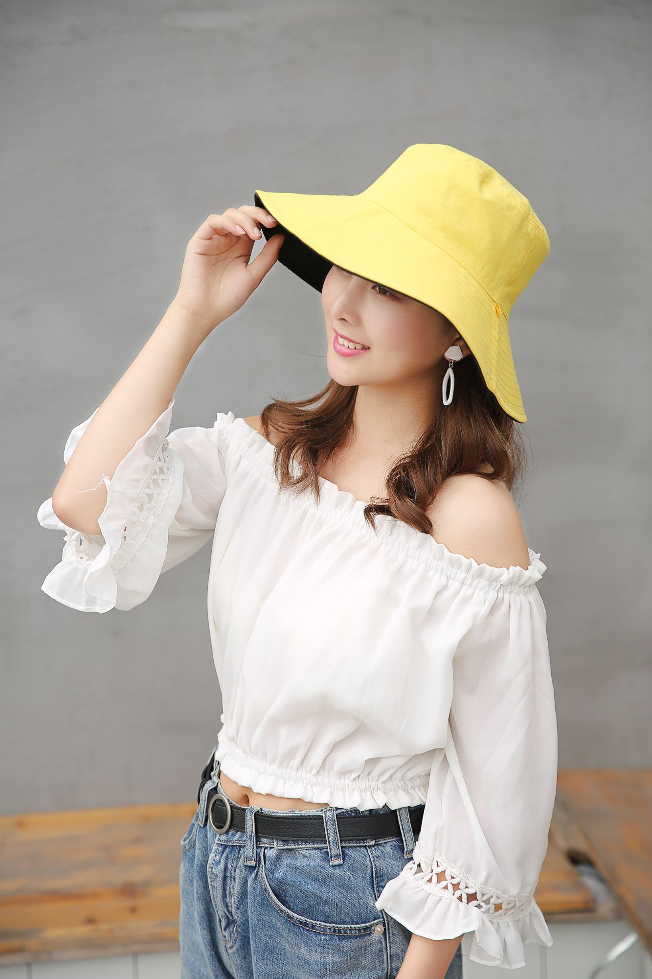A sun hat thumbnail