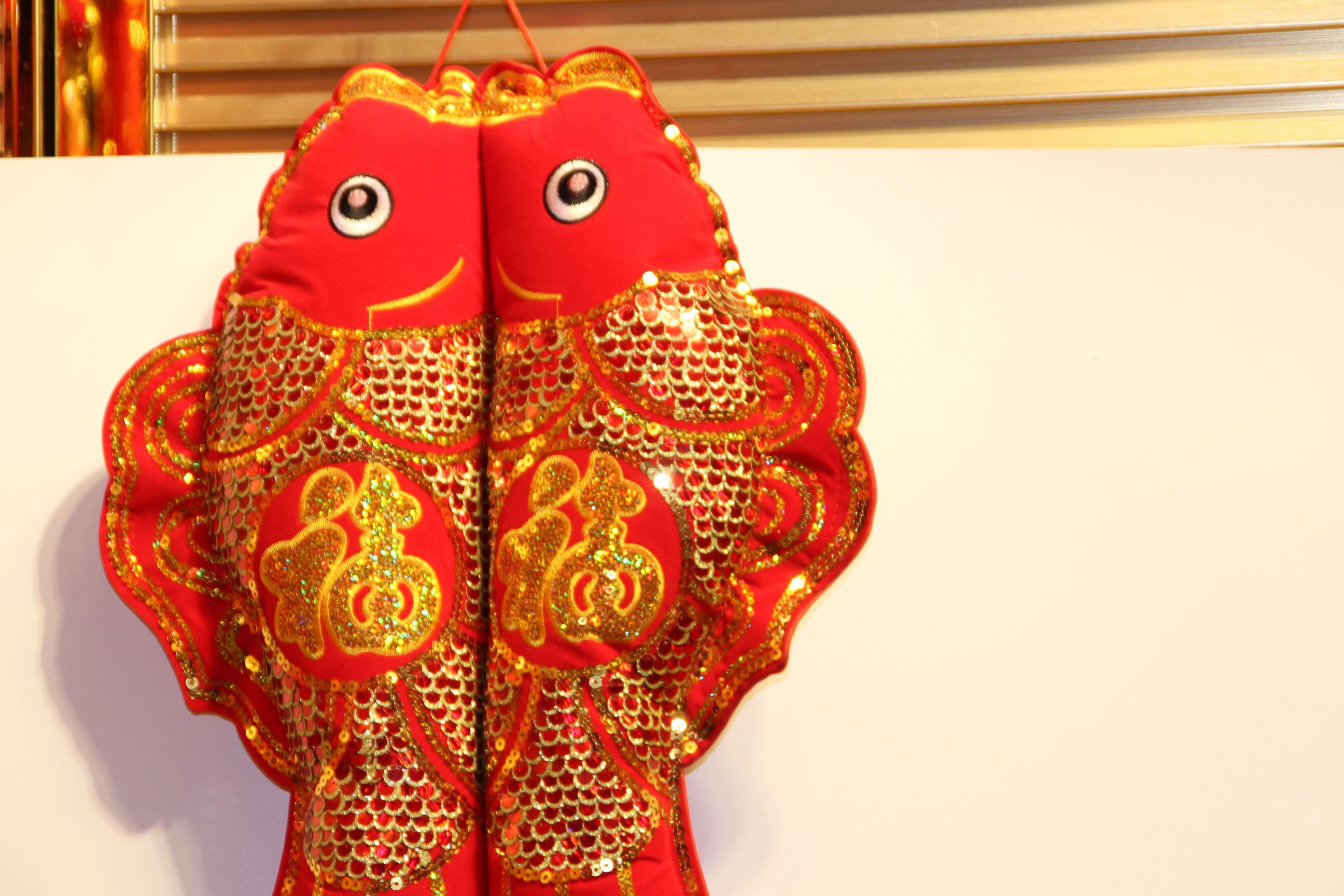 Dingran Craftsmanship, with an abundance every year, embroidered fish pairs, double-layer sequins, gold and red embroidered fish pairs, New Year's goods decoration fish