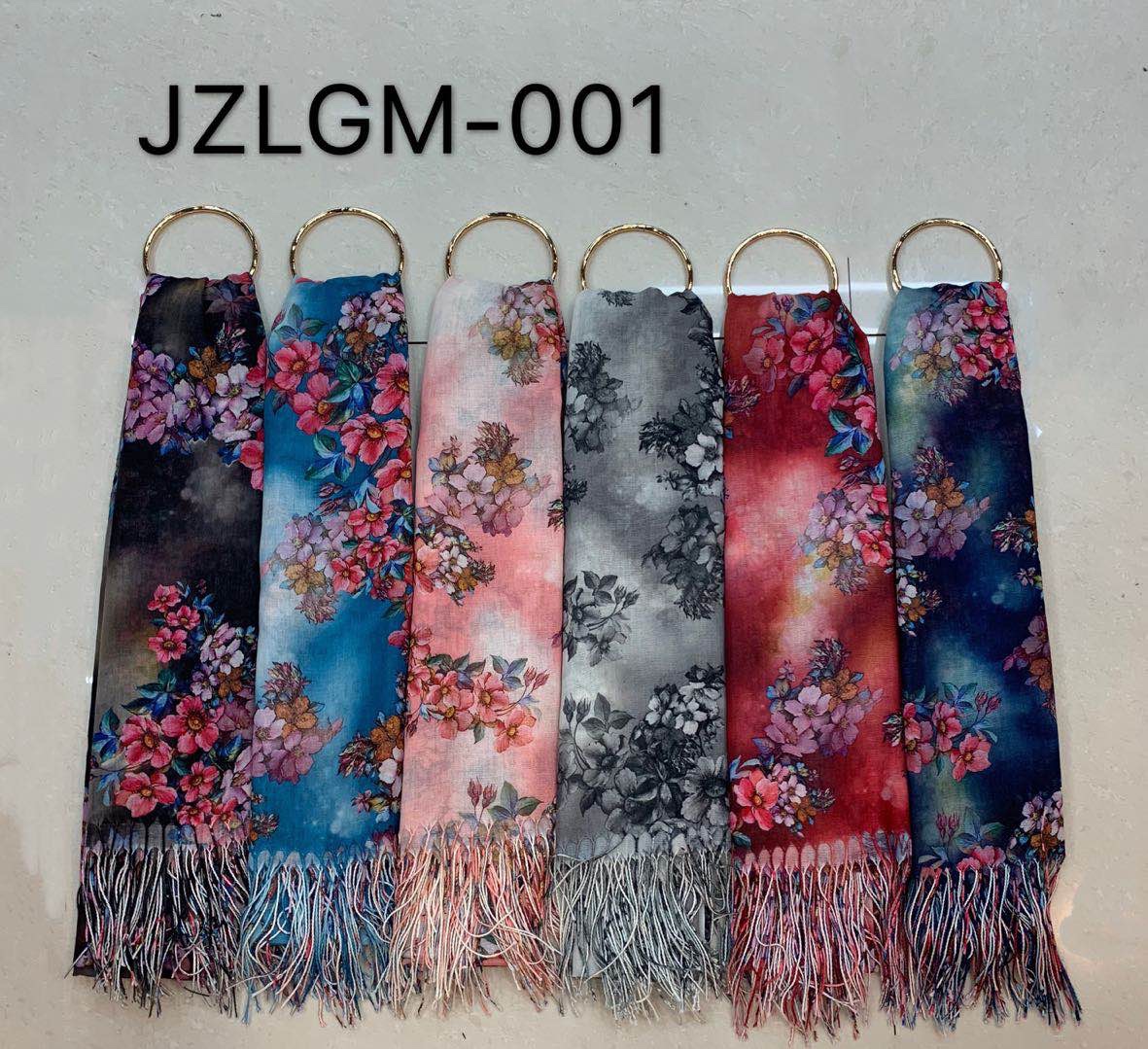 Gold scarf
European and American fashion, print versatile, shawl scarf scarf