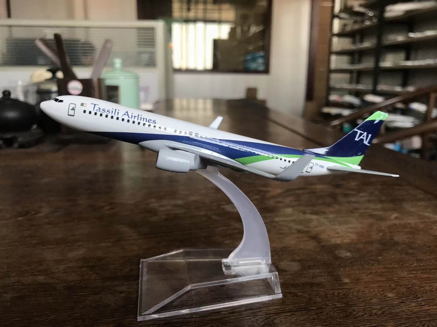 Metal aircraft model (Taser Airlines B737-800) aircraft model alloy aircraft model thumbnail